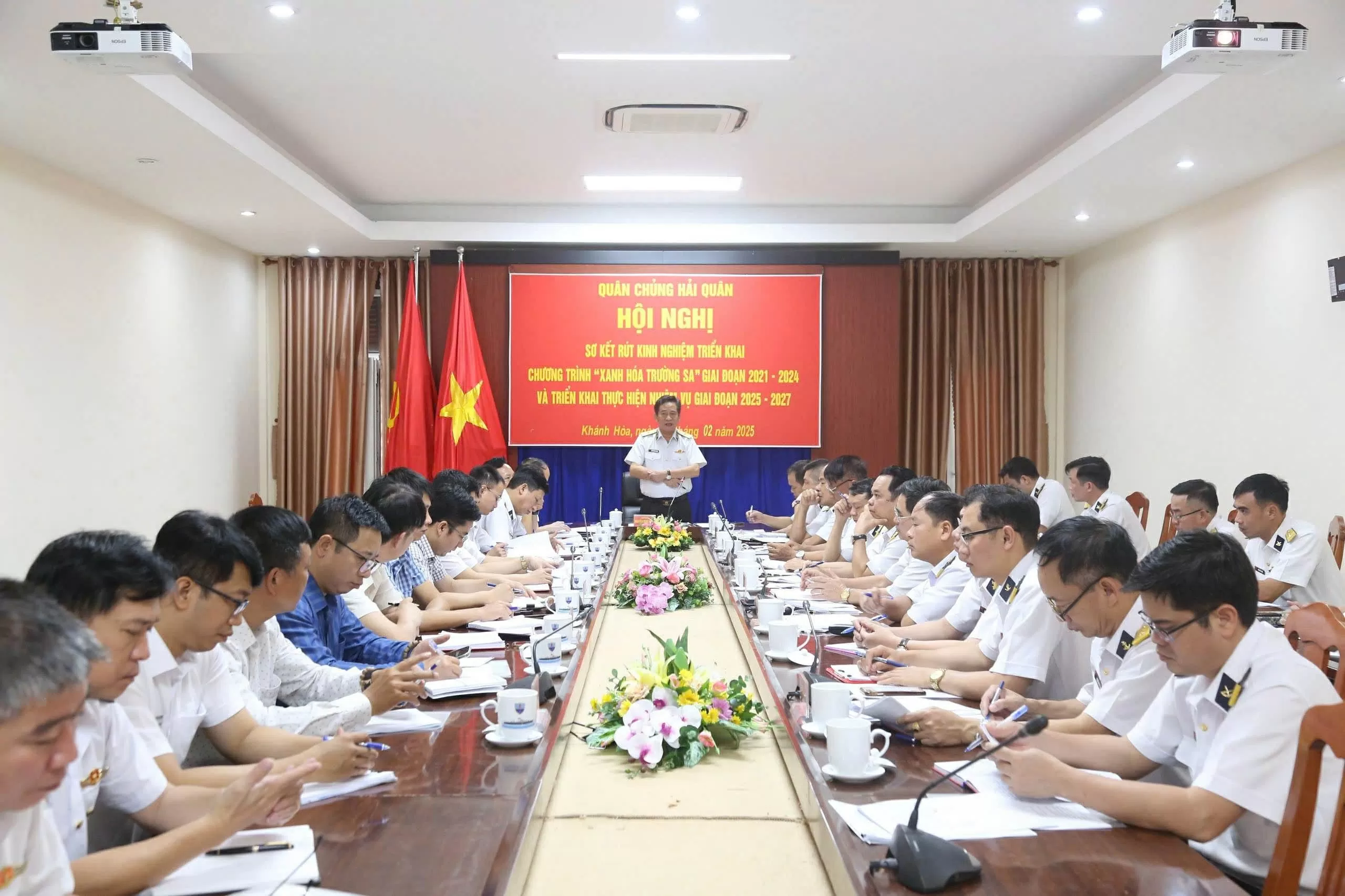 Xanh hoá Trường Sa - Tình cảm, trách nhiệm của cả nước vì biển đảo quê hương Xanh hoá Trường Sa - Tình cảm, trách nhiệm của cả nước vì biển đảo quê hương