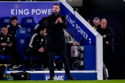 Van Nistelrooy khiến Leicester lập kỷ lục thảm hại