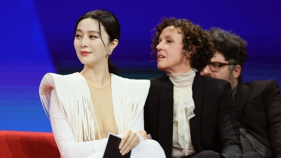 Phạm Băng Băng chọn đầm trắng dự lễ bế mạc Liên hoan phim Berlin 2025