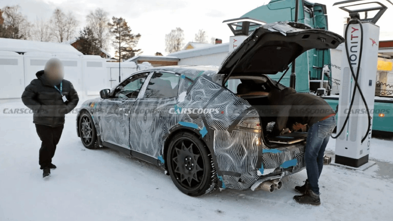 Bắt gặp mẫu siêu xe điện của Ferrari, dự kiến ra mắt tháng 10/2025 Bắt gặp mẫu siêu xe điện của Ferrari, dự kiến ra mắt tháng 10/2025