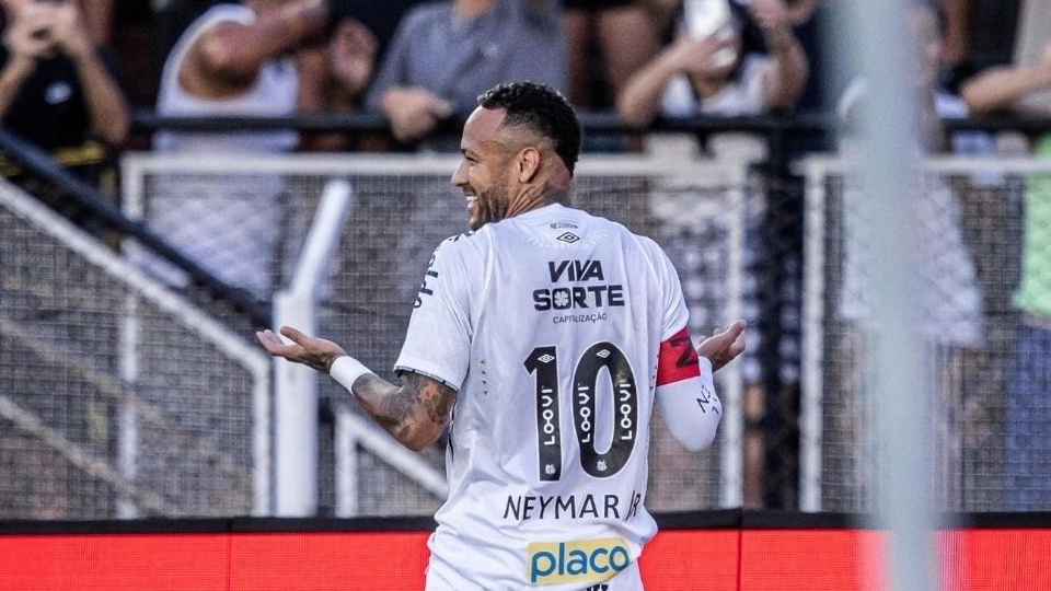 Neymar lập cú đúp kiến tạo và ghi một bàn thắng không tưởng