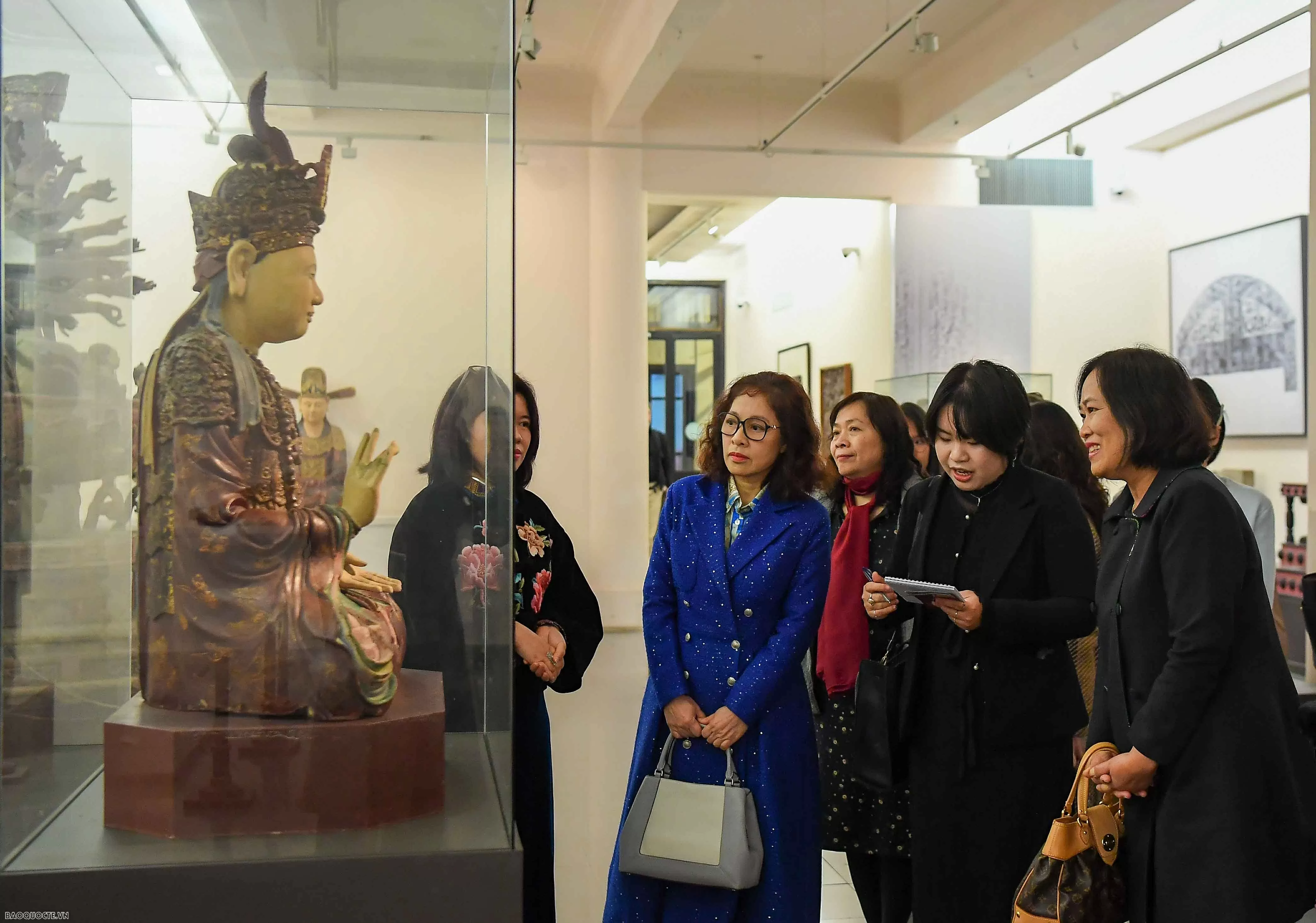 Phu nhân Bộ trưởng Ngoại giao Việt Nam và Thái Lan tham quan Bảo tàng Mỹ thuật Phu nhân Bộ trưởng Ngoại giao Việt Nam và Thái Lan tham quan Bảo tàng Mỹ thuật