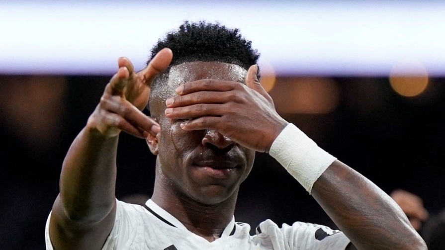 Tiền đạo Vinicius sắp vượt thành tích của Ro béo ở Real Madrid
