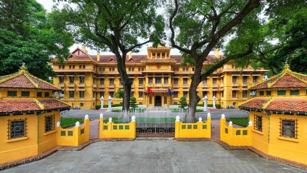 hoi nghi ngoai giao 33