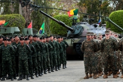 Điểm tin thế giới sáng 26/2: Indonesia dỡ lệnh cấm bán iPhone 16, Iraq muốn hợp tác tình báo với Mỹ, Ukraine có thể vào EU trước 2030