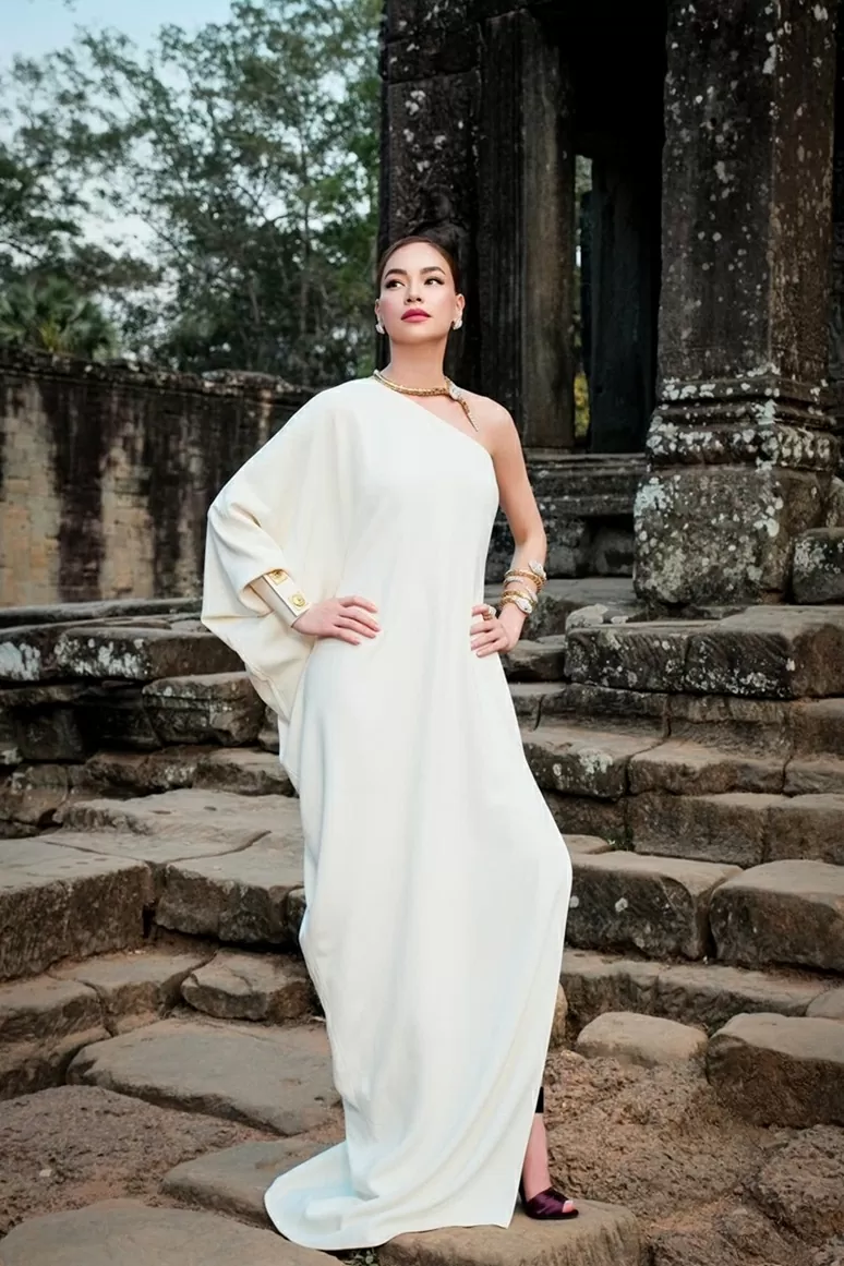 Hồ Ngọc Hà đẹp tựa nữ thần