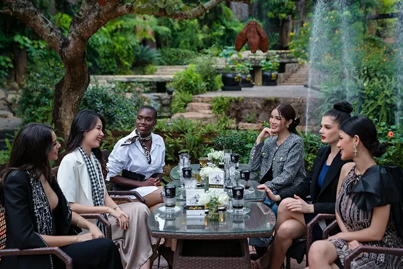 Làng cà phê Trung Nguyên, một điểm đến đặc biệt của Buôn Ma Thuột được du khách trong nước, quốc tế yêu thích để thưởng thức hương vị cà phê thơm ngon tuyệt hảo trong không gian xanh giàu bản sắc Tây Nguyên. Làng cà phê Trung Nguyên, một điểm đến đặc biệt của Buôn Ma Thuột được du khách trong nước, quốc tế yêu thích để thưởng thức hương vị cà phê thơm ngon tuyệt hảo trong không gian xanh giàu bản sắc Tây Nguyên.