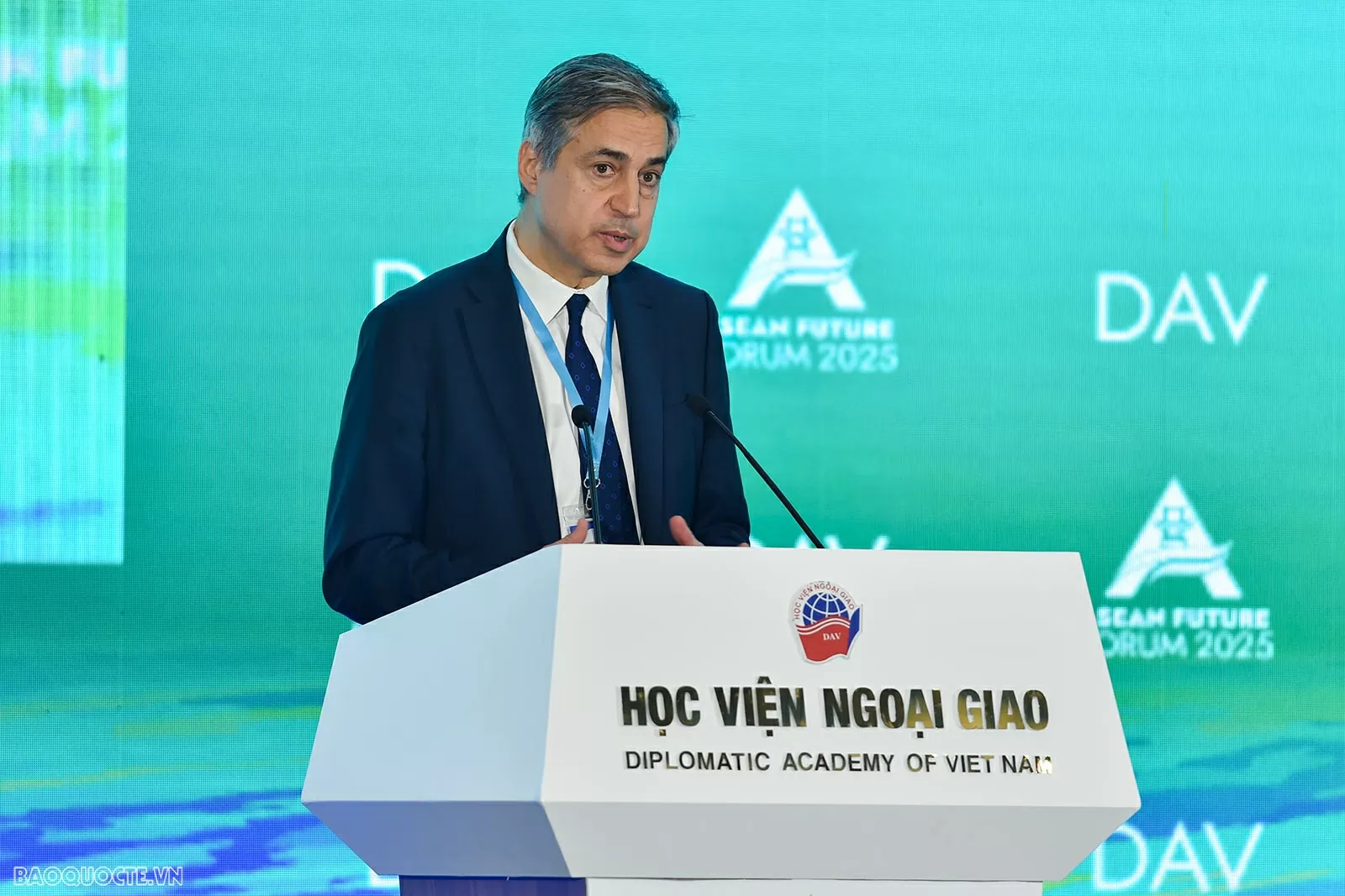 Vai trò gắn kết và thúc đẩy hoà bình của ASEAN trong một thế giới phân mảnh Vai trò gắn kết và thúc đẩy hoà bình của ASEAN trong một thế giới phân mảnh