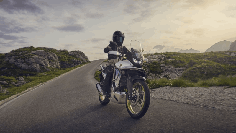 Honda ra mắt phiên bản nâng cấp - XL750 Transalp 2025, giá bán từ 290 triệu đồng
