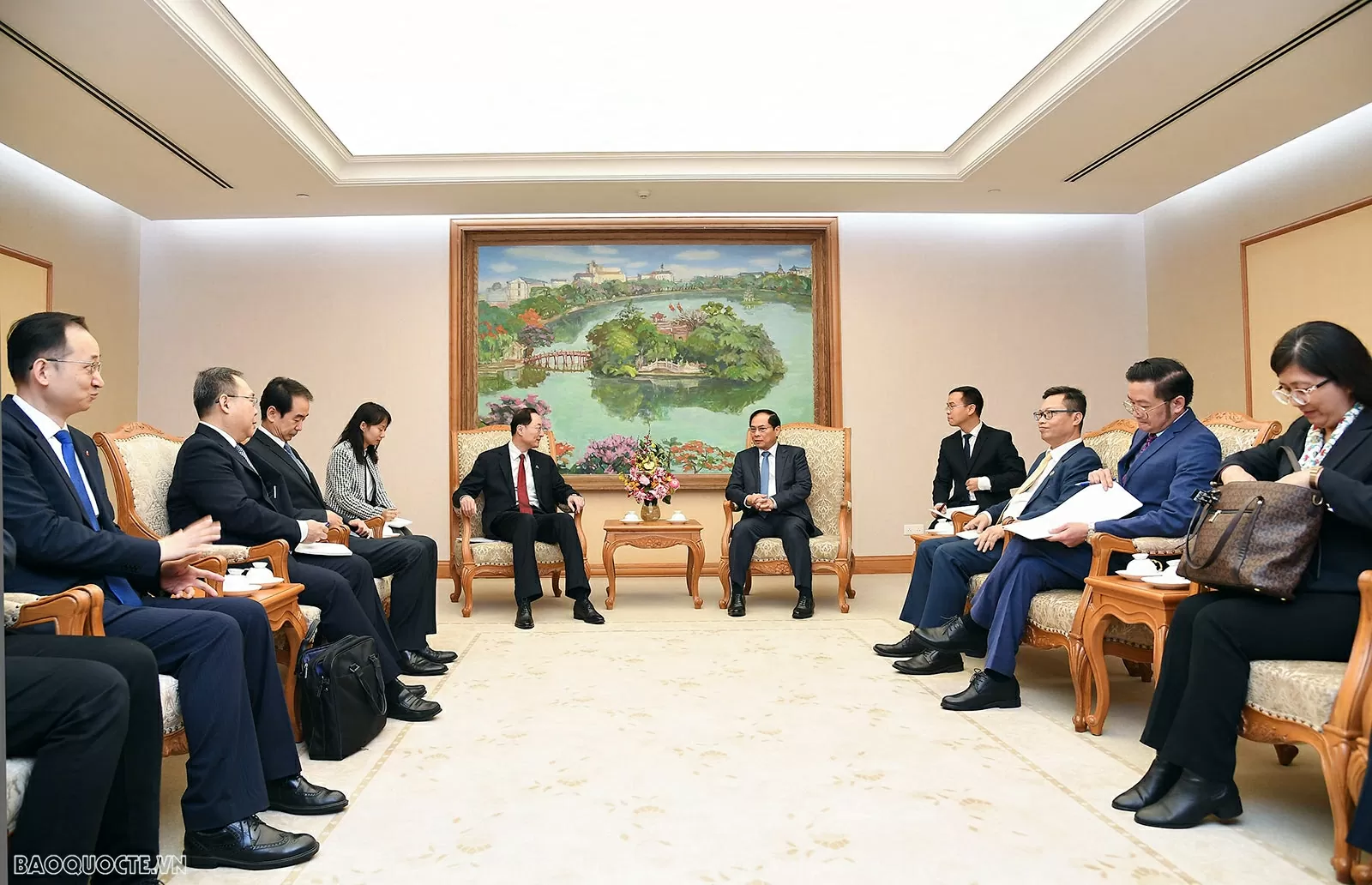 Phó Thủ tướng, Bộ trưởng Ngoại giao Bùi Thanh Sơn tiếp Thứ trưởng Ngoại giao Trung Quốc Tôn Vệ Đông Phó Thủ tướng, Bộ trưởng Ngoại giao Bùi Thanh Sơn tiếp Thứ trưởng Ngoại giao Trung Quốc Tôn Vệ Đông