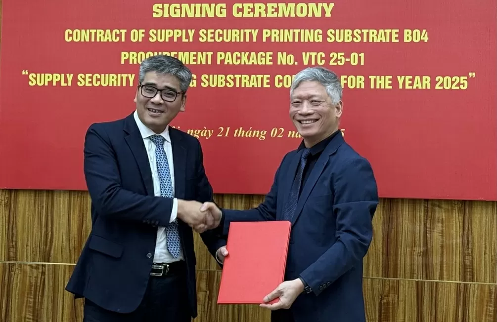 Nhà máy In tiền Quốc gia ký kết hợp đồng mua bán giấy in bảo an với các đơn vị Nhà máy In tiền Quốc gia ký kết hợp đồng mua bán giấy in bảo an với các đơn vị