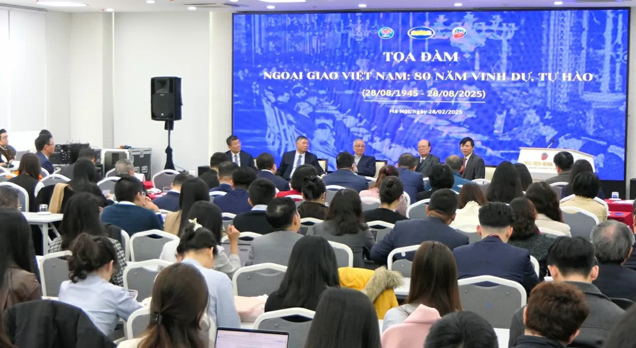 Tọa đàm hướng tới Ngoại giao Việt Nam: 80 năm vinh dự, tự hào Tọa đàm hướng tới Ngoại giao Việt Nam: 80 năm vinh dự, tự hào