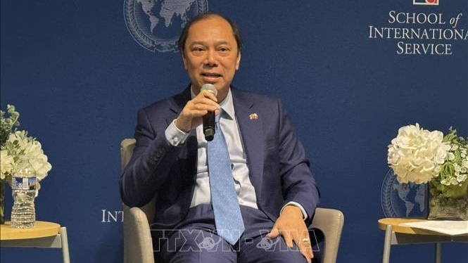 Đại sứ Nguyễn Quốc Dũng trao đổi với học giả, sinh viên Đại học Hoa Kỳ