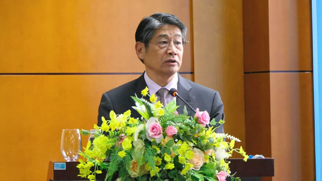 Đại sứ đặc mệnh toàn quyền Nhật Bản tại Việt Nam Ito Naoki hy vọng, thông qua Dự án sẽ góp phần tạo thuận lợi cho công tác rà phá bom mìn, vật liệu nổ ở Việt Nam. (Ảnh: Thành Long)