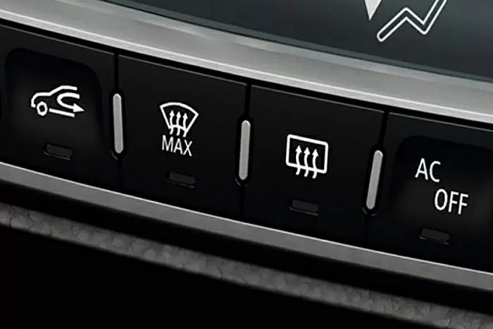 Vị trí nút sấy gương chiếu hậu ở đâu trên xe ô tô?