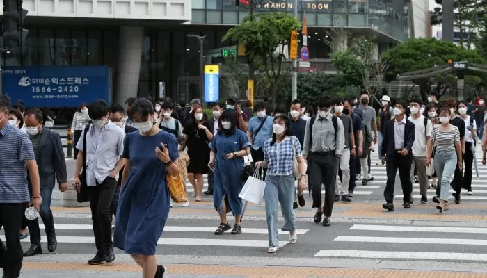 Theo quốc tịch, người Hoa là nhóm đông nhất, với 958.959 người, tiếp theo là người Việt Nam, với 305.936 người. 