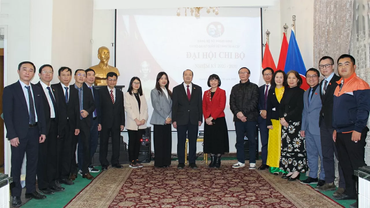 Đại sứ quán Việt Nam tại Ai Cập tổ chức thành công Đại hội Chi bộ nhiệm kỳ 2025-2030 Đại sứ quán Việt Nam tại Ai Cập tổ chức thành công Đại hội Chi bộ nhiệm kỳ 2025-2030