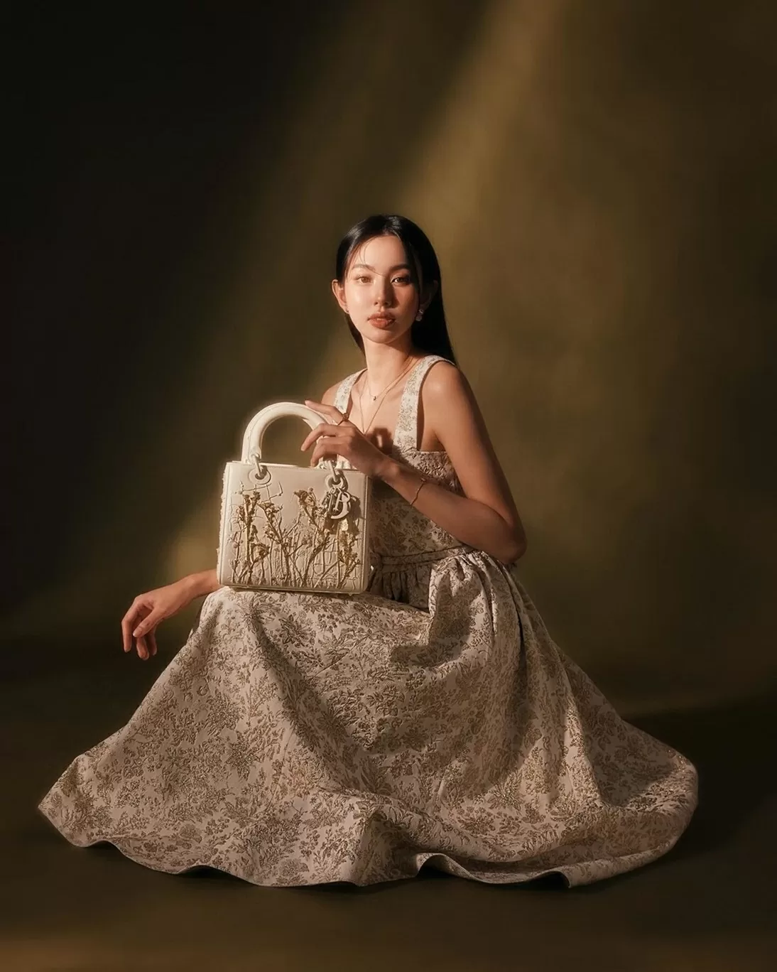 Lý do Hoa hậu Thùy Tiên trở thành 'bạn thân' thương hiệu Dior Lý do Hoa hậu Thùy Tiên trở thành 'bạn thân' thương hiệu Dior