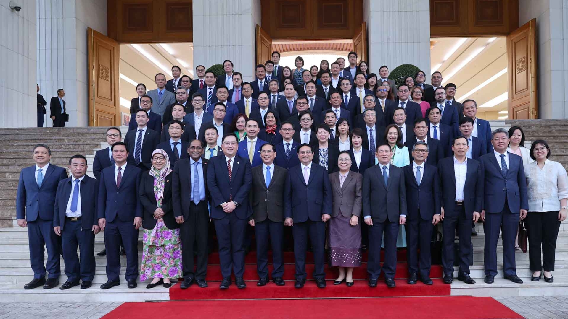 Thủ tướng Phạm Minh Chính chủ trì tọa đàm với các doanh nghiệp ASEAN tại Việt Nam