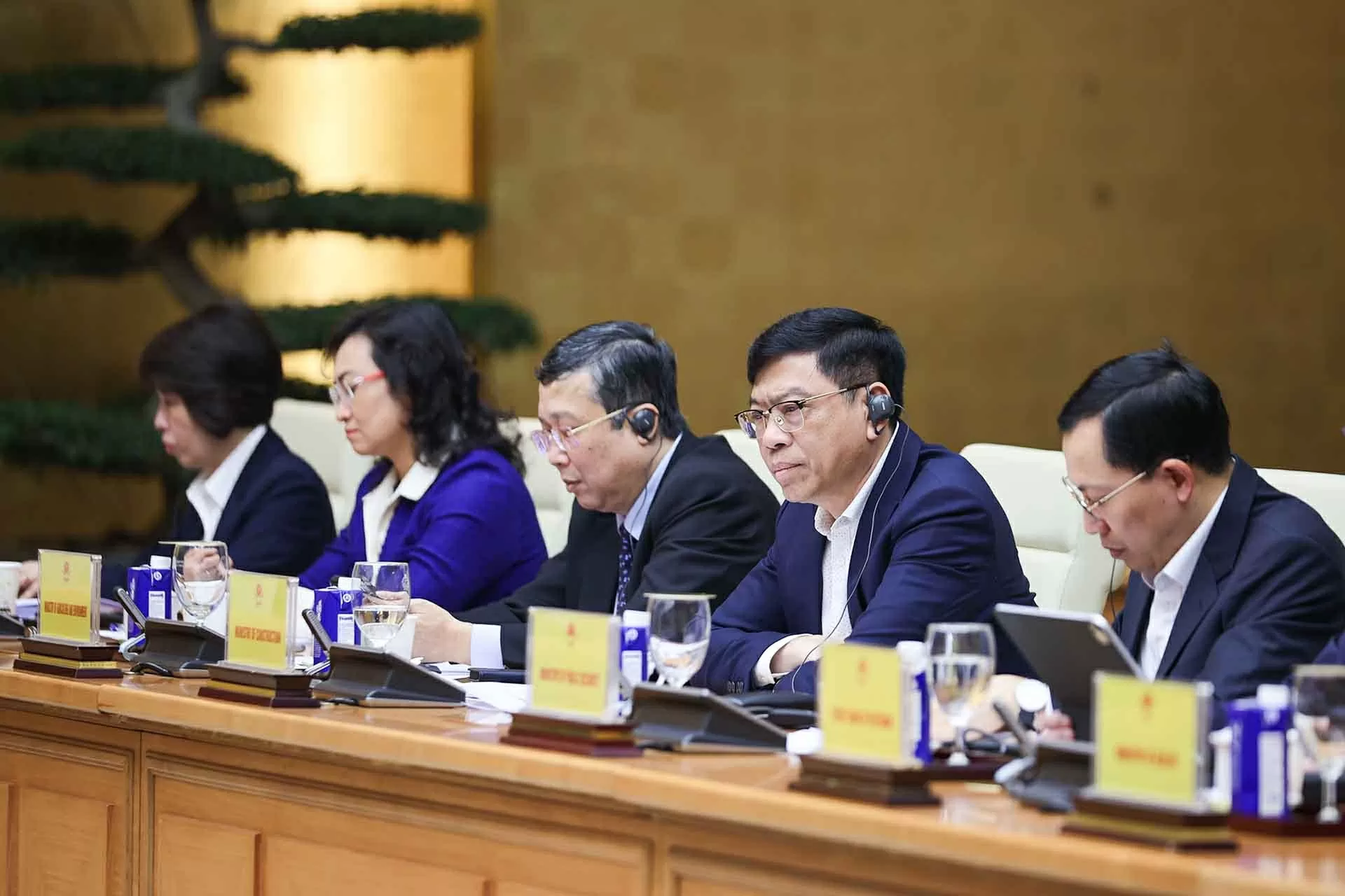 Thủ tướng Phạm Minh Chính chủ trì tọa đàm với các doanh nghiệp ASEAN tại Việt Nam Thủ tướng Phạm Minh Chính chủ trì tọa đàm với các doanh nghiệp ASEAN tại Việt Nam