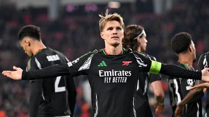 Đại thắng PSV, Arsenal lập kỷ lục tại Champions League