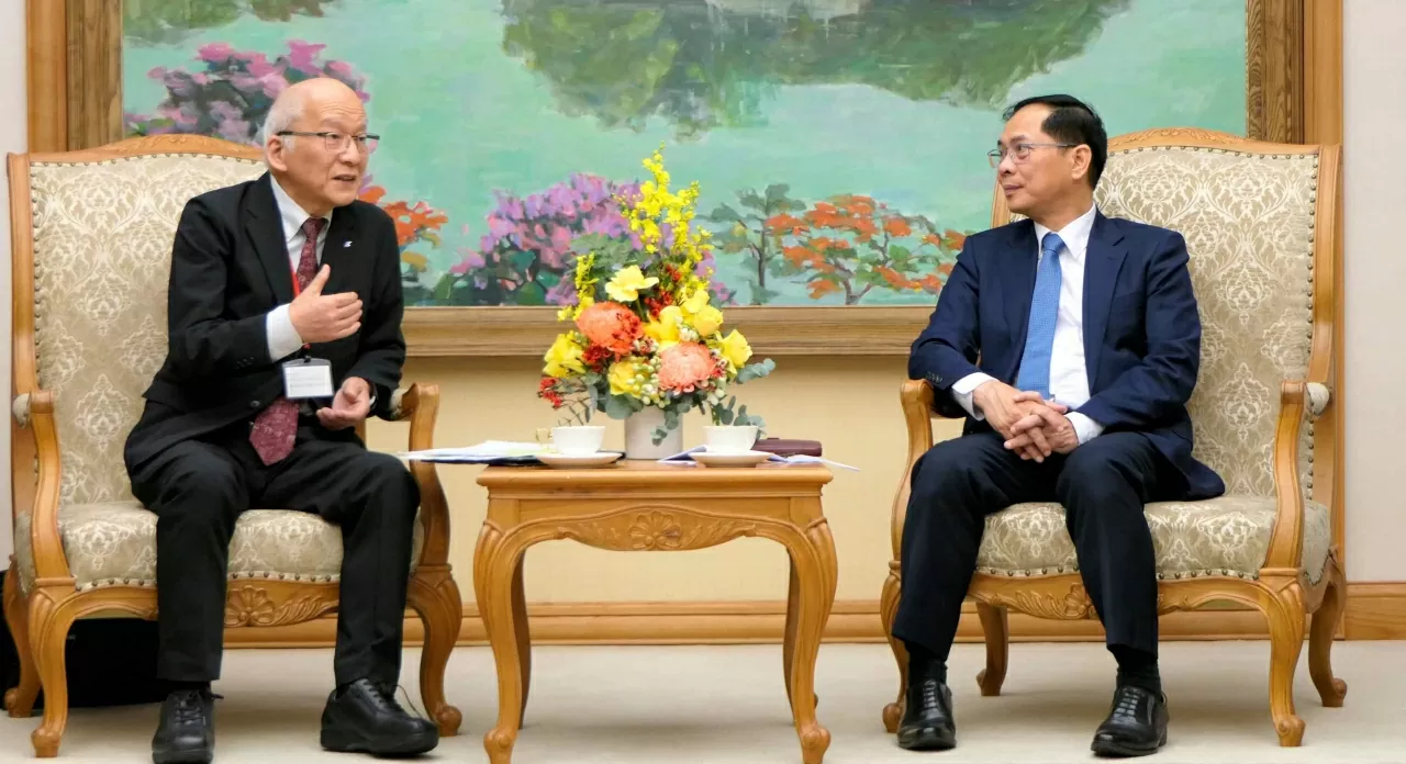 Ông Kuratomi Sumio, Chủ tịch Liên đoàn Kinh tế Kyushu đánh giá cao quyết tâm của Việt Nam trong việc phát triển các lĩnh vực bán dẫn, chuyển đổi số, trí tuệ nhân tạo,.. (Ảnh:Thành Long) Ông Kuratomi Sumio, Chủ tịch Liên đoàn Kinh tế Kyushu đánh giá cao quyết tâm của Việt Nam trong việc phát triển các lĩnh vực bán dẫn, chuyển đổi số, trí tuệ nhân tạo,.. (Ảnh:Thành Long)