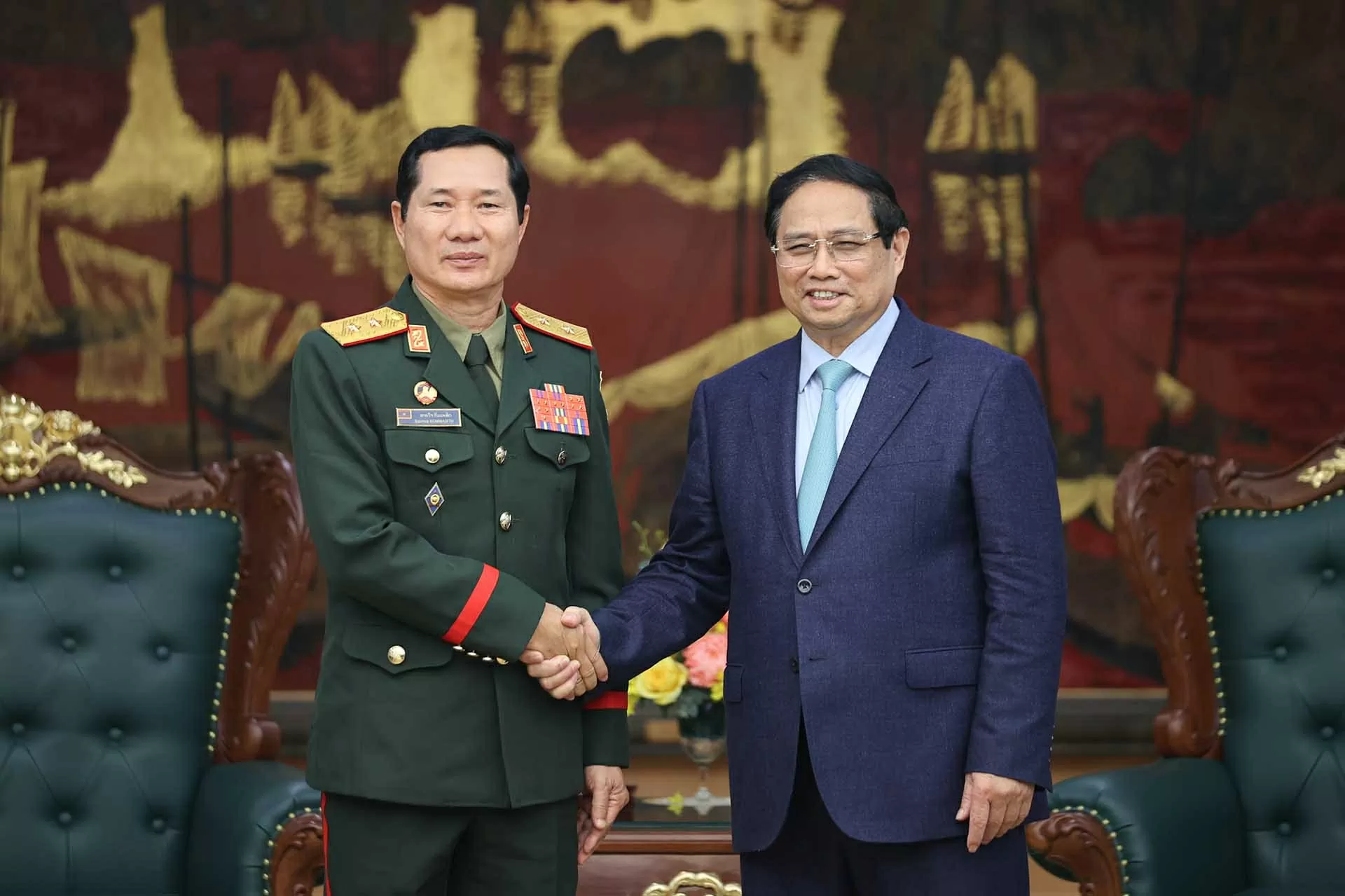 Thủ tướng Phạm Minh Chính tiếp Trung tướng Saichay Kommasith, Thứ trưởng Bộ Quốc phòng, Tổng Tham mưu trưởng Quân đội Nhân dân Lào. (Nguồn: VGP) Thủ tướng Phạm Minh Chính tiếp Trung tướng Saichay Kommasith, Thứ trưởng Bộ Quốc phòng, Tổng Tham mưu trưởng Quân đội Nhân dân Lào. (Nguồn: VGP)