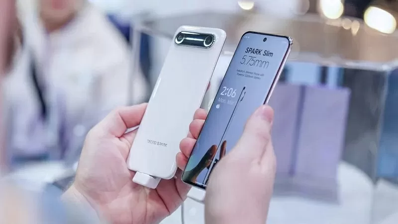 Điện thoại siêu mỏng Spark Slim tại MWC 2025 Điện thoại siêu mỏng Spark Slim tại MWC 2025