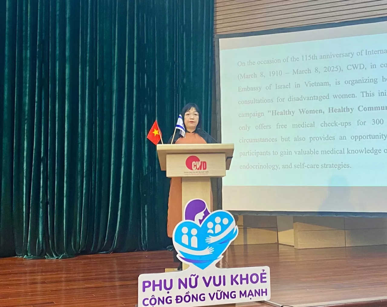 Phụ nữ Hà Nội nhận món quà sức khỏe vô giá từ Đại sứ quán Israel Phụ nữ Hà Nội nhận món quà sức khỏe vô giá từ Đại sứ quán Israel