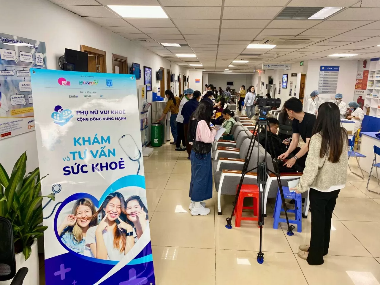 Phụ nữ Hà Nội nhận món quà sức khỏe vô giá từ Đại sứ quán Israel Phụ nữ Hà Nội nhận món quà sức khỏe vô giá từ Đại sứ quán Israel