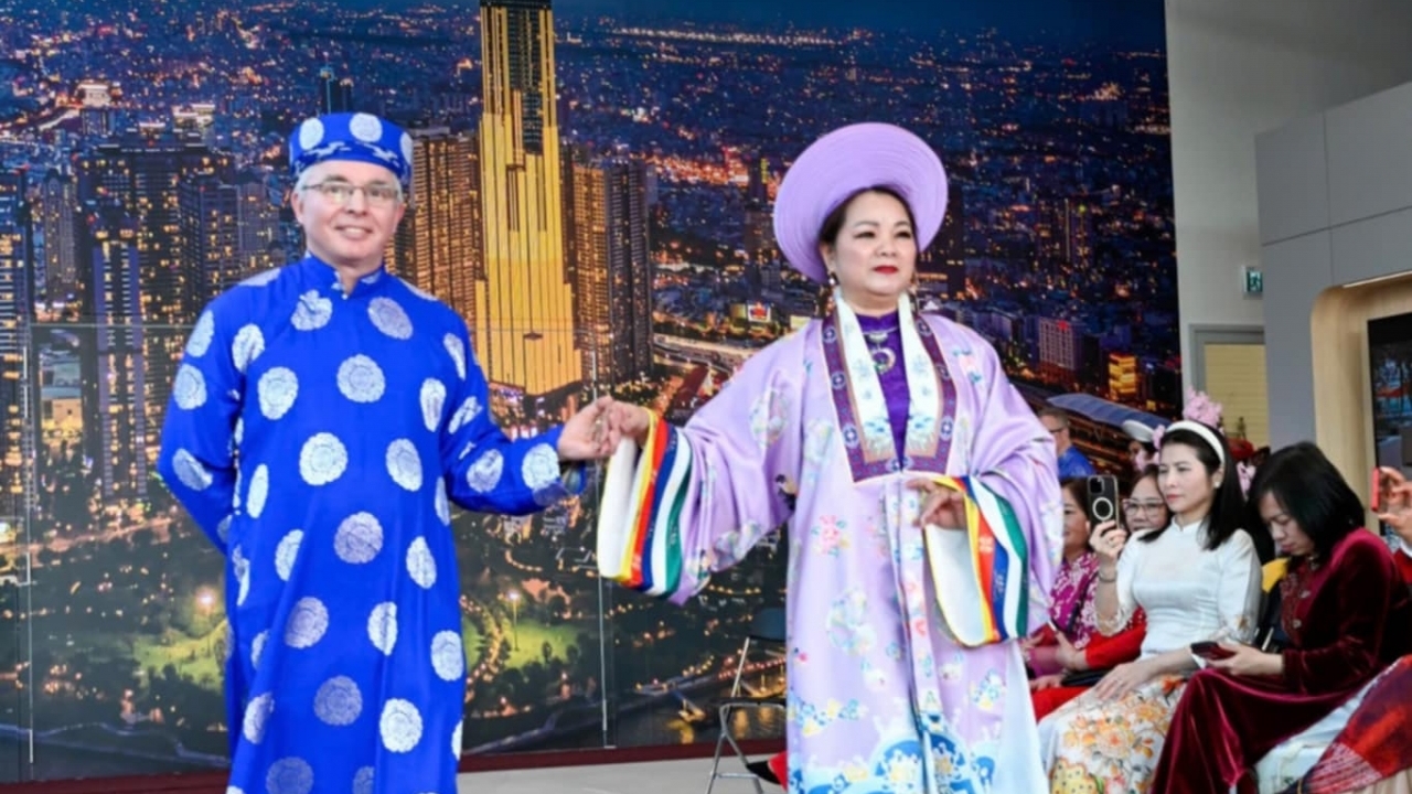 Ra mắt Câu lạc bộ Di sản Áo dài Việt Nam tại Hà Lan