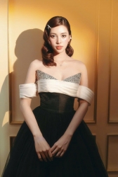 Ngắm nhan sắc Hoa hậu Trần Tiểu Vy