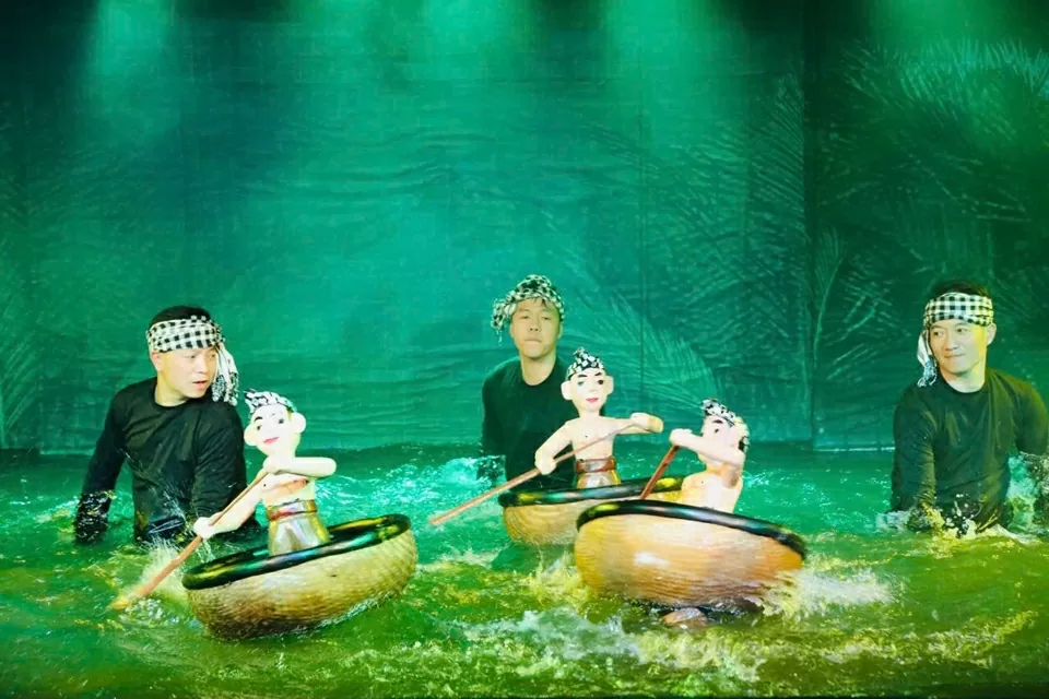 Khổ luyện để giữ lửa nghệ thuật Nghệ sĩ rối nước: Khổ luyện để giữ lửa nghệ thuật