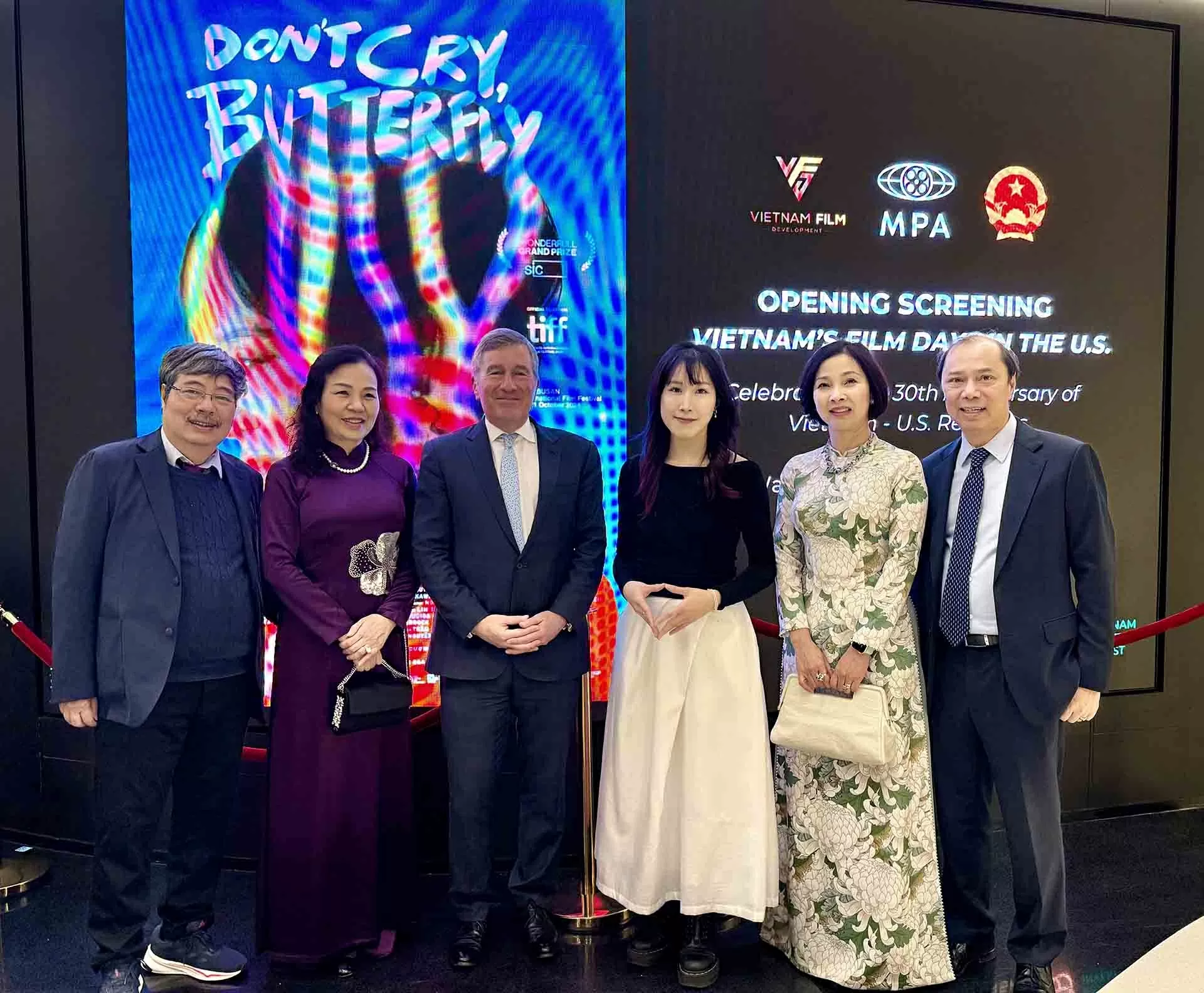Điện ảnh Việt Nam thu hút khán giả Mỹ trong sự kiện văn hoá nhân dịp kỷ niệm 30 năm quan hệ Việt Nam-Hoa Kỳ Điện ảnh Việt Nam thu hút khán giả Mỹ trong sự kiện văn hoá nhân dịp kỷ niệm 30 năm quan hệ Việt Nam-Hoa Kỳ