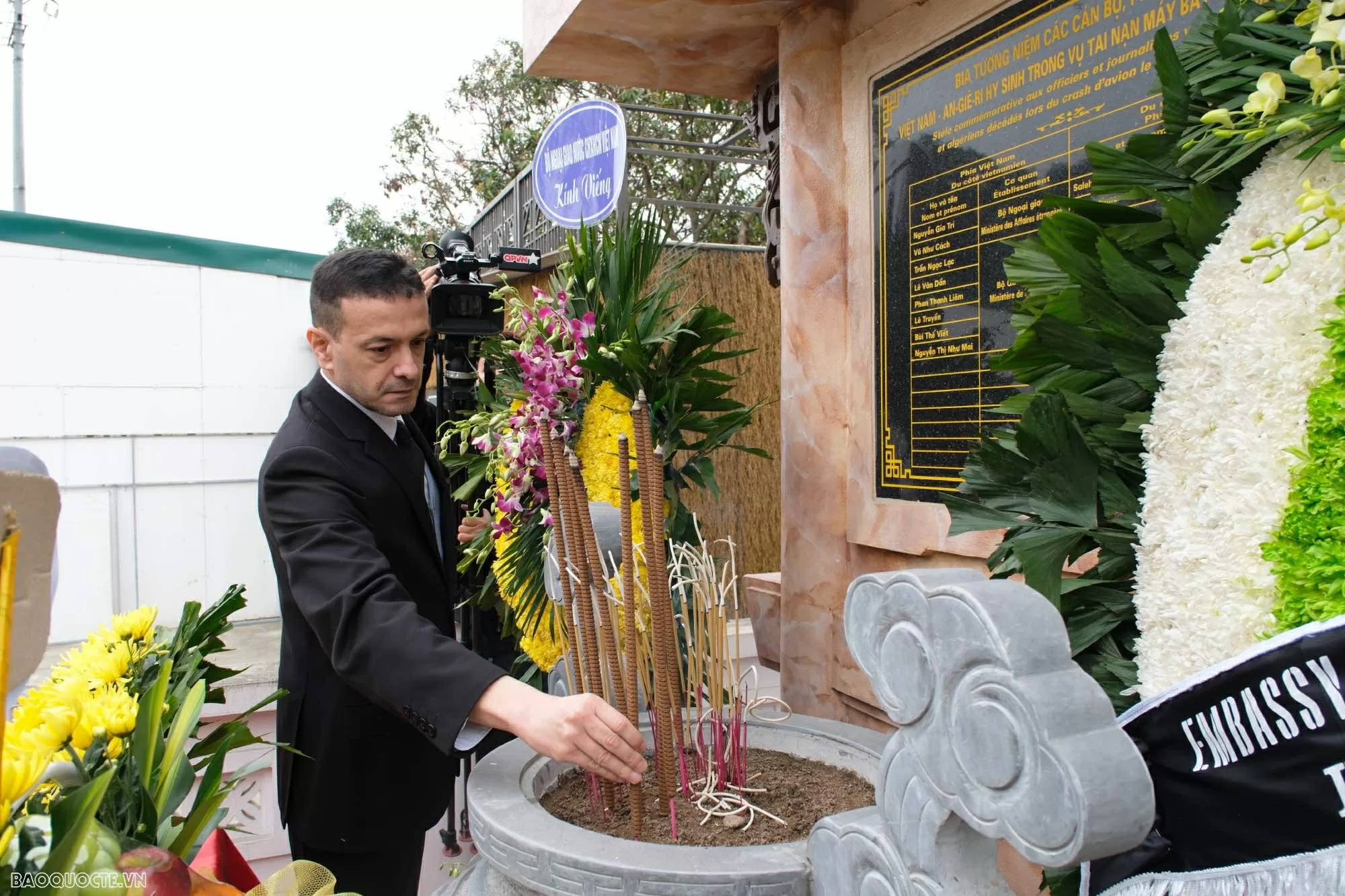 Tìm về nơi 'máu hai dân tộc Việt Nam-Algeria hoà làm một' Tìm về nơi 'máu hai dân tộc Việt Nam-Algeria hoà làm một'