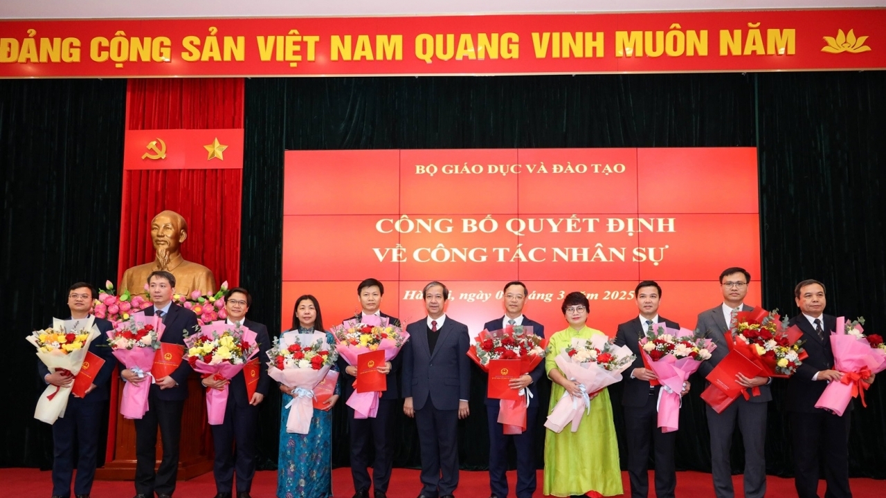 Bộ Giáo dục và Đào tạo công bố quyết định bổ nhiệm lãnh đạo nhiều đơn vị