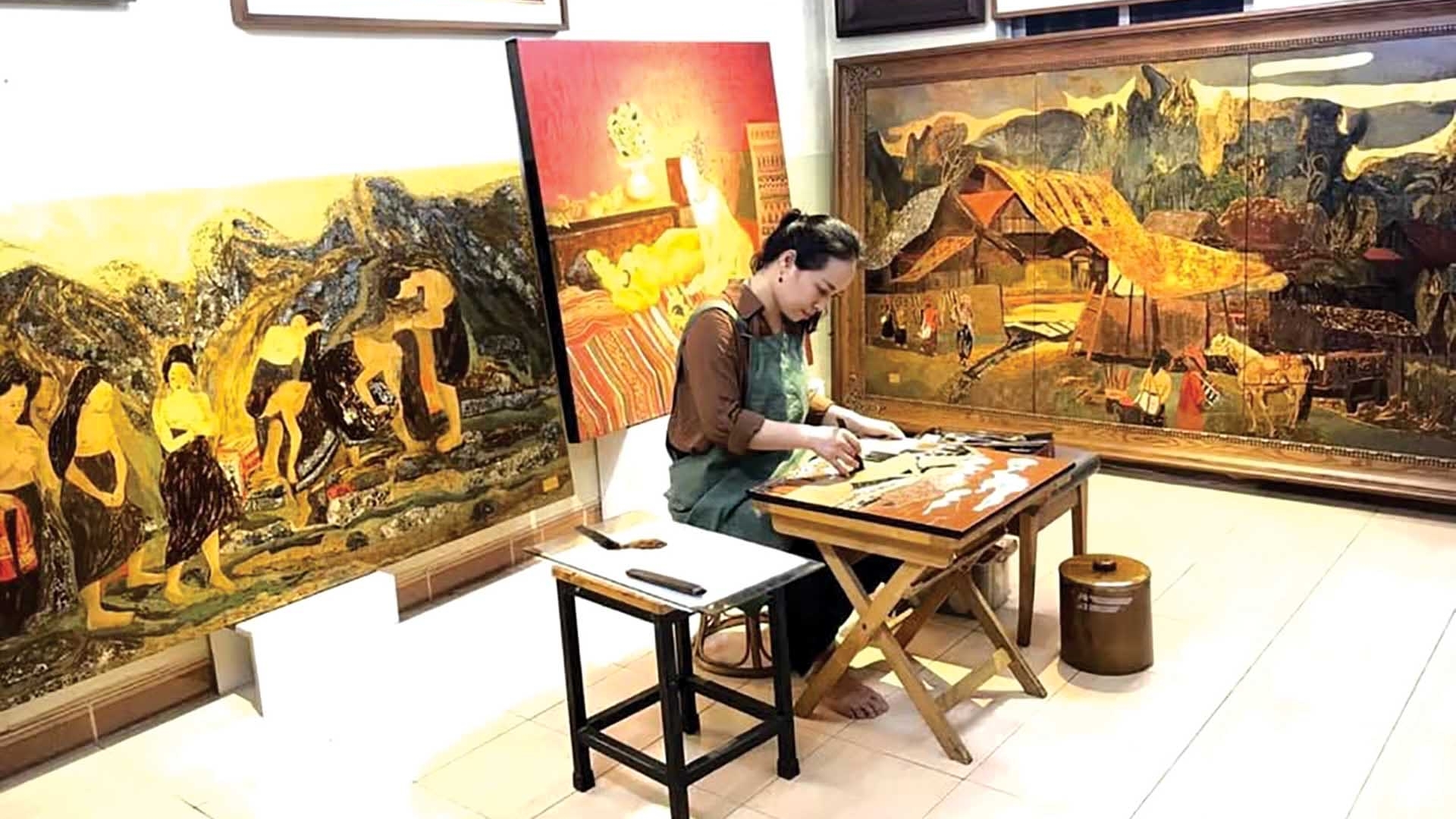 Bài 2: Căn phòng sơn mài của Mỵ