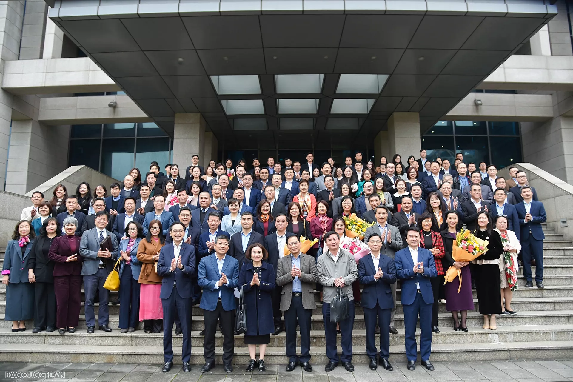 Phó Thủ tướng, Bộ trưởng Bùi Thanh Sơn chủ trì Hội nghị công bố các quyết định về công tác cán bộ của Bộ Ngoại giao Phó Thủ tướng, Bộ trưởng Bùi Thanh Sơn chủ trì Hội nghị công bố các quyết định về công tác cán bộ của Bộ Ngoại giao