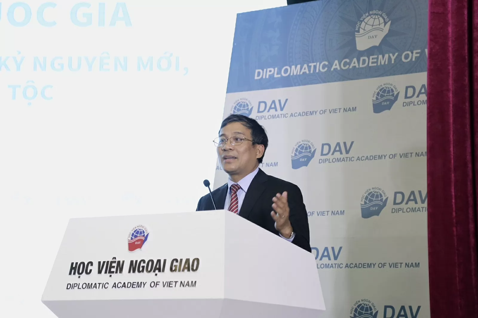 Toàn cảnh Hội thảo quốc gia 'Đối ngoại và ngoại giao Việt Nam trong kỷ nguyên mới, kỷ nguyên vươn mình của dân tộc'