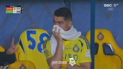 Al-Nassr chìm trong khủng hoảng, Ronaldo 'buồn như đưa đám'