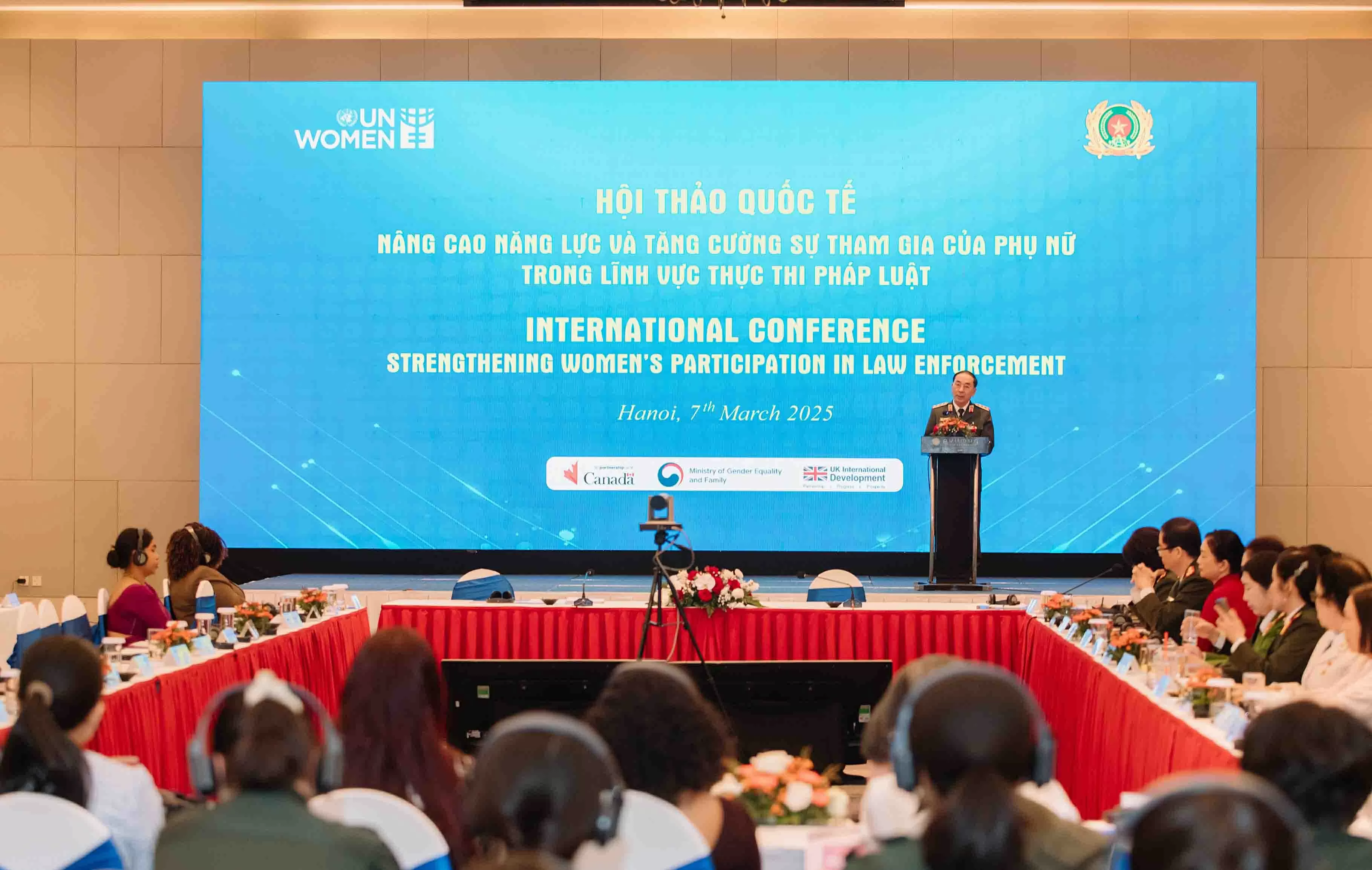 Nâng cao năng lực và tăng cường sự tham gia của phụ nữ trong lĩnh vực thực thi pháp luật Nâng cao năng lực và tăng cường sự tham gia của phụ nữ trong lĩnh vực thực thi pháp luật