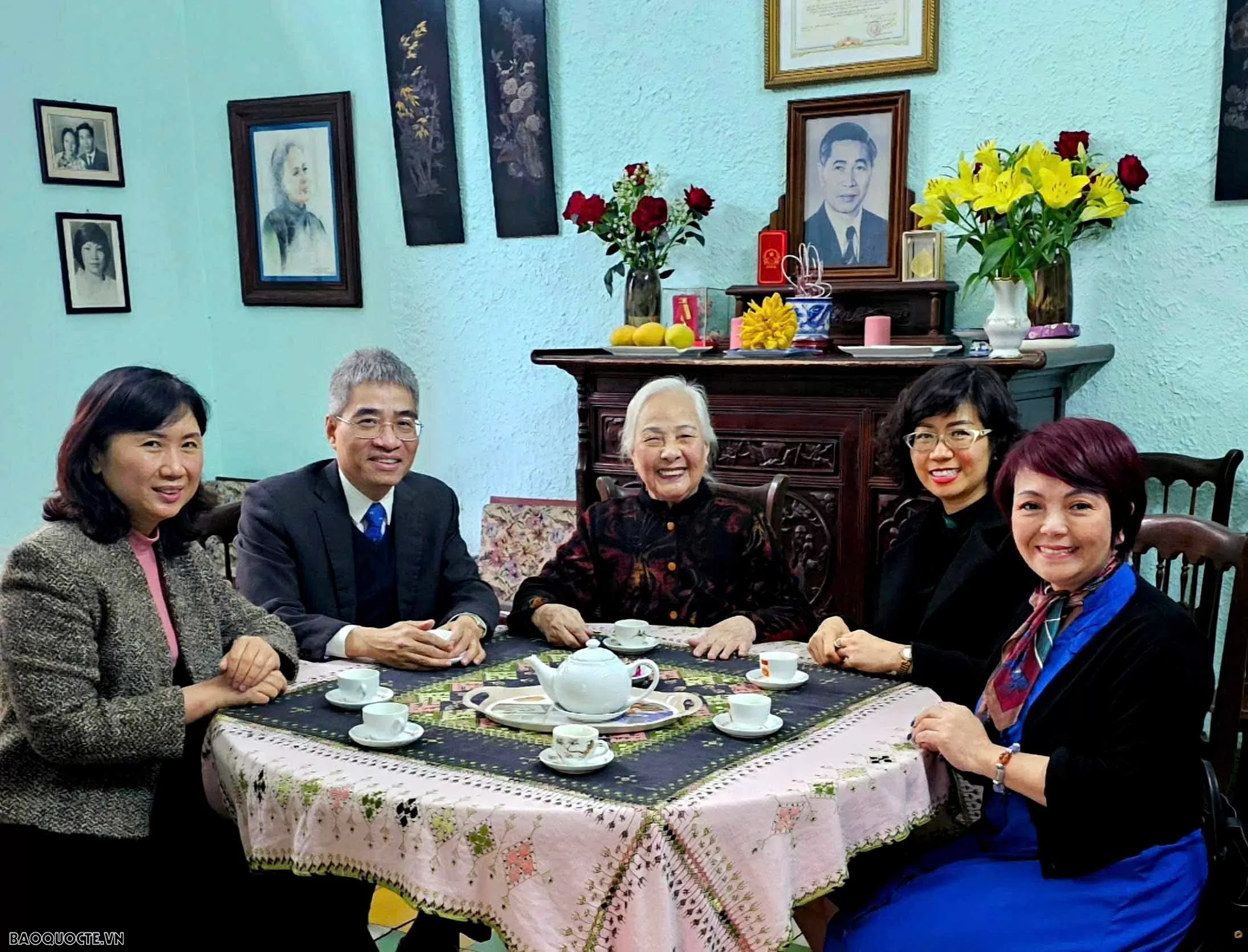 Ban Nữ công - Công đoàn Bộ Ngoại giao trri ân thế hệ các nhà ngoại giao nữ nhân kỷ niệm Ngày Quốc tế Phụ nữ 8/3 Tri ân thế hệ các nhà ngoại giao nữ nhân kỷ niệm Ngày Quốc tế Phụ nữ 8/3