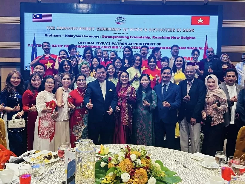 Chủ tịch Quốc hội Trần Thanh Mẫn dự AIPA 46, thăm Malaysia: Sát cánh cùng nghị viện thành viên ASEAN tạo nên 'tuyến đầu' vì tương lai chung bền vững Chủ tịch Quốc hội Trần Thanh Mẫn dự AIPA 46, thăm Malaysia: Sát cánh cùng nghị viện thành viên ASEAN tạo nên 'tuyến đầu' vì tương lai chung bền vững