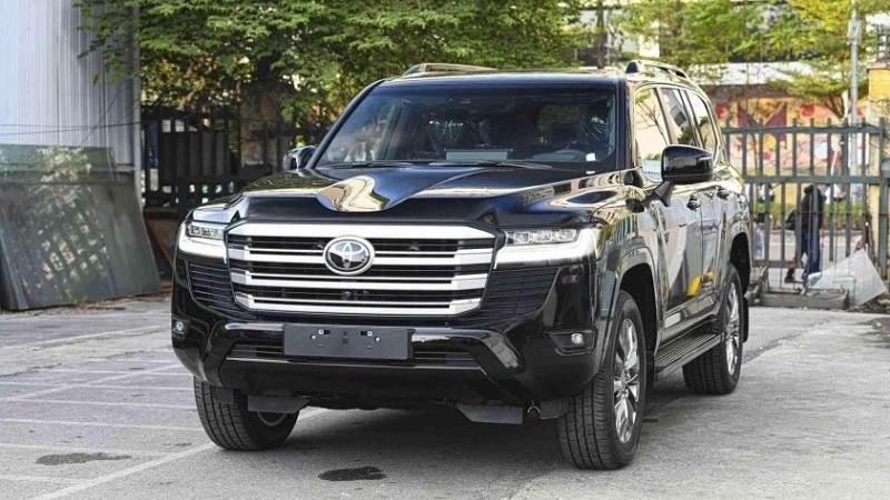 Toyota Land Cruiser tiếp tục điều chỉnh tăng giá bán tại Việt Nam