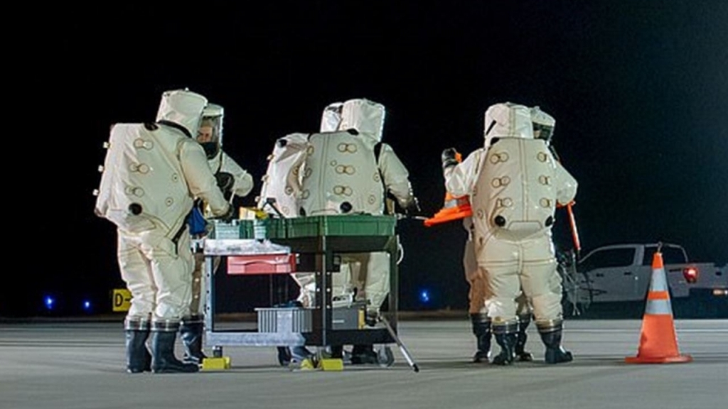 Sau hơn 14 tháng trên quỹ đạo, tàu vũ trụ X-37B lặng lẽ quay trở lại Trái đất