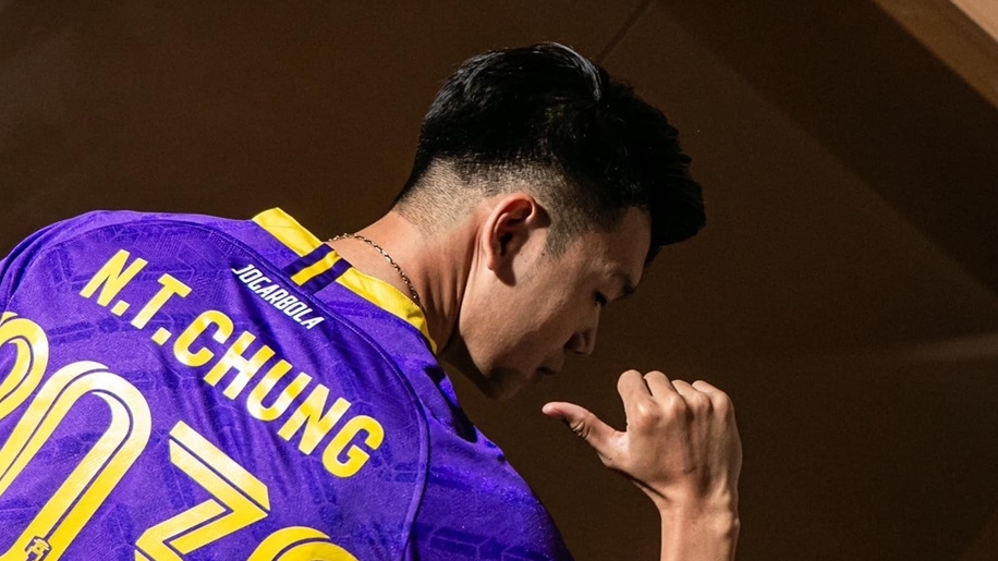 Hậu vệ Thành Chung ký hợp đồng với CLB Hà Nội trước ngày lên tuyển Việt Nam