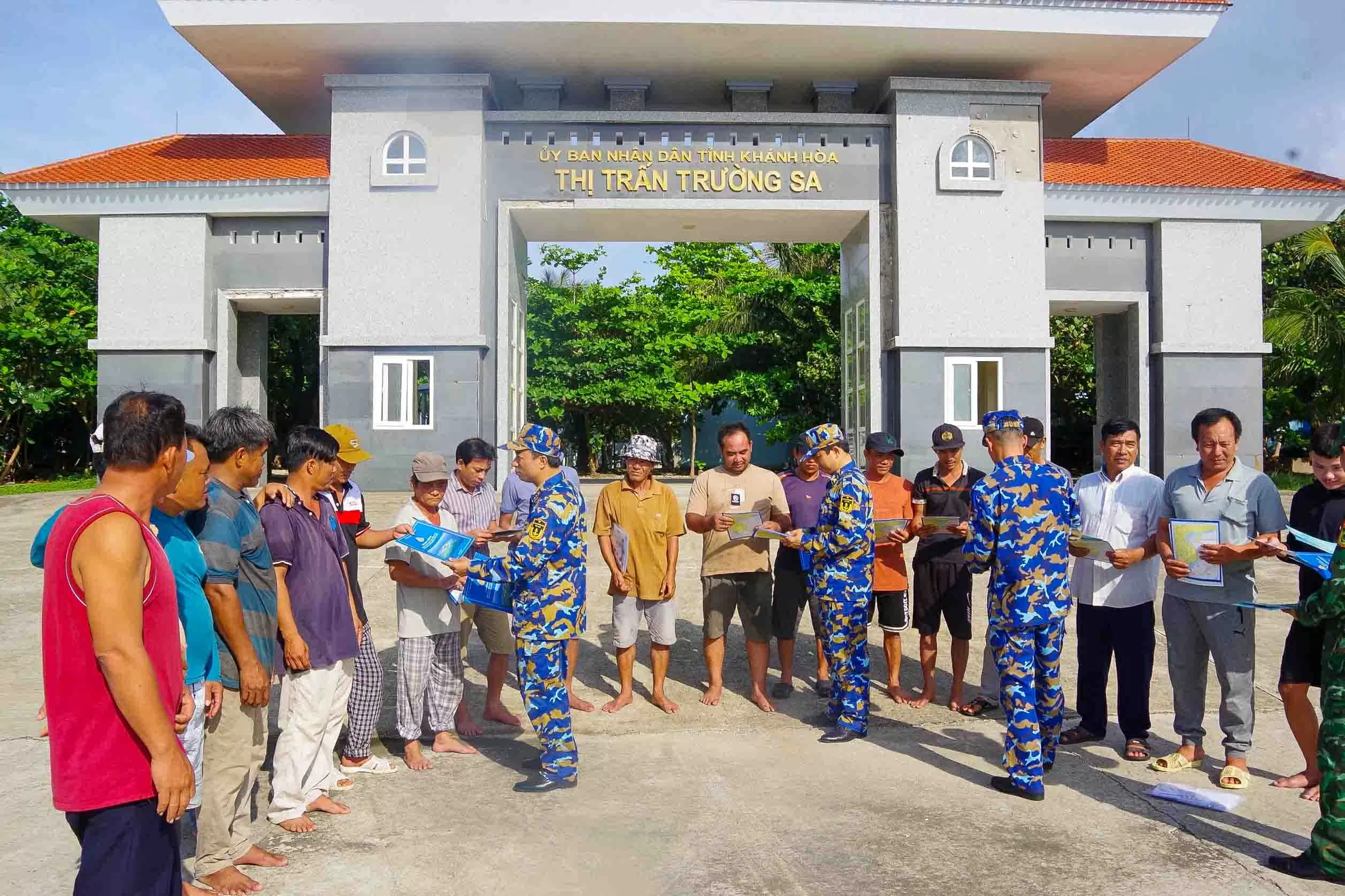 Bệnh xá đảo Trường Sa cấp cứu ngư dân bị cá biển đâm Bệnh xá đảo Trường Sa cấp cứu ngư dân bị cá biển đâm