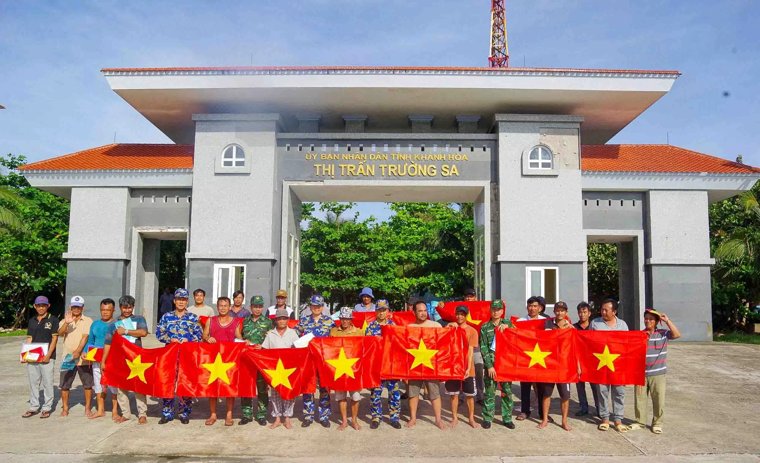 Bệnh xá đảo Trường Sa cấp cứu ngư dân bị cá biển đâm Bệnh xá đảo Trường Sa cấp cứu ngư dân bị cá biển đâm