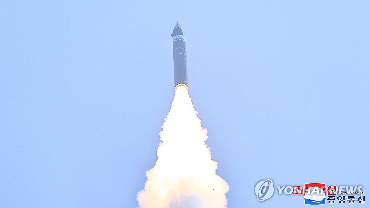 Mỹ-Hàn khai màn tập trận chung, triển khai lực lượng khủng, Triều Tiên phóng tên lửa phản đối?