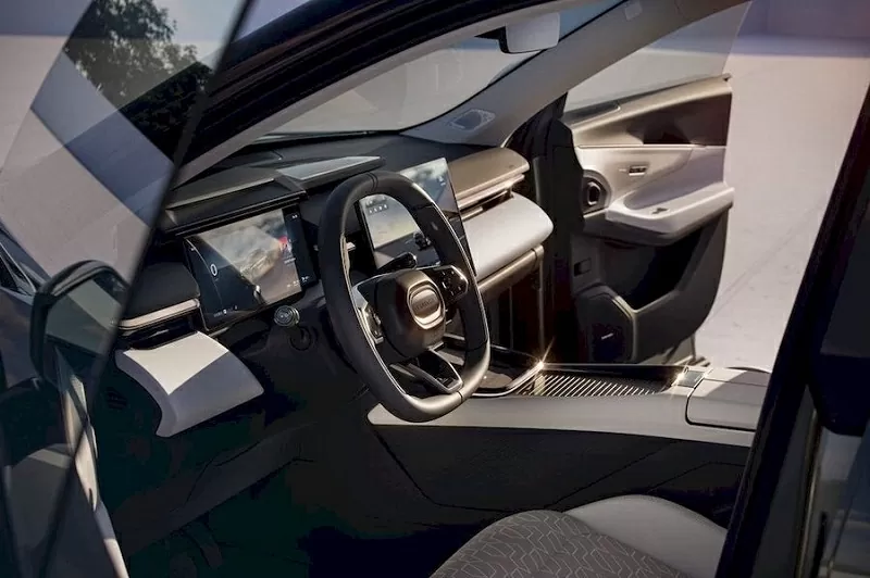 Lynk & Co 08 sở hữu không gian nội thất cao cấp và hiện đại Lynk & Co 08 sở hữu không gian nội thất cao cấp và hiện đại